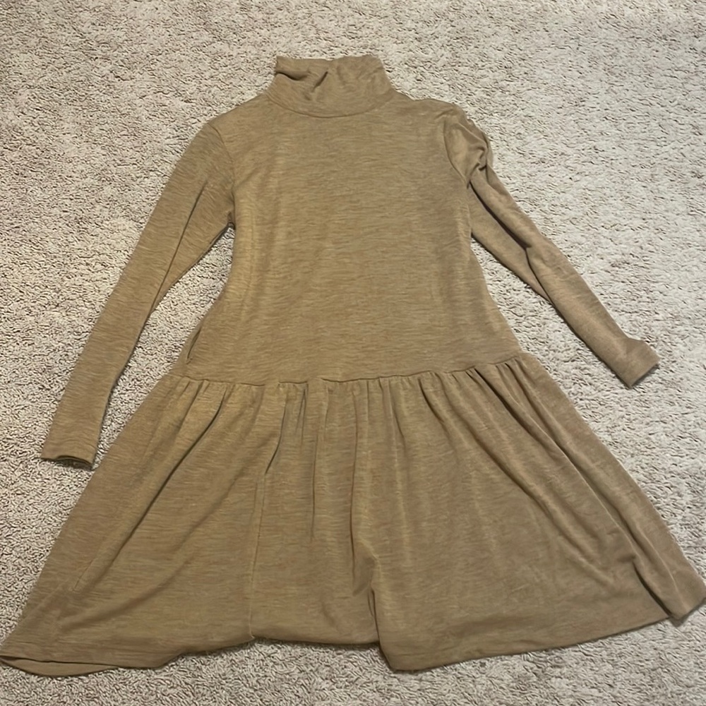Size Small. Yelete turtleneck tunic